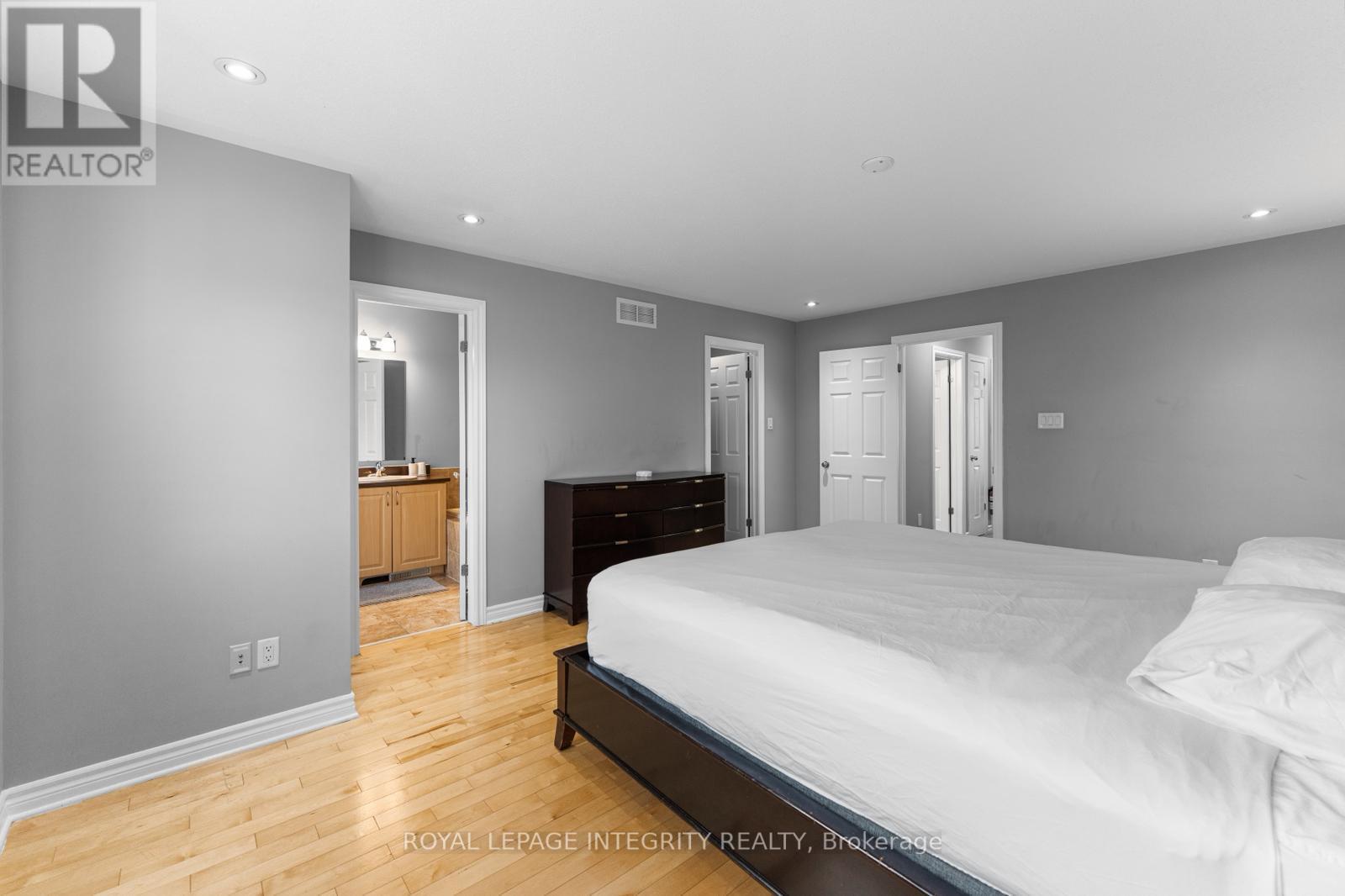 410 Goldenbrook Way, Ottawa, ON - Indoor Photo Showing Bedroom