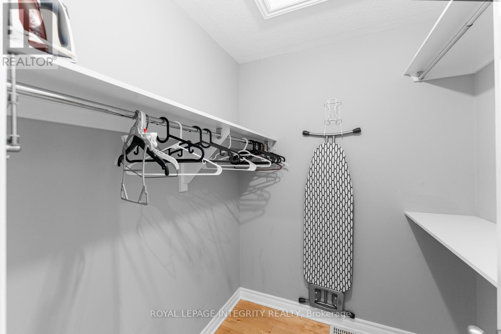 410 Goldenbrook Way, Ottawa, ON - Indoor With Storage