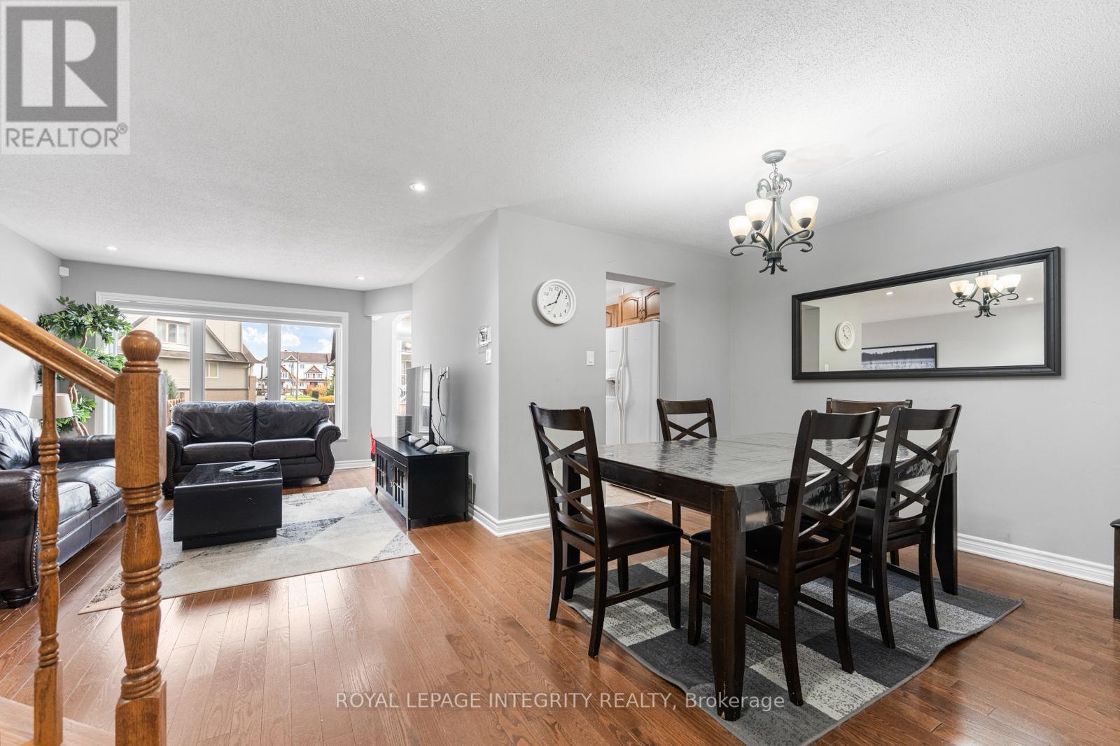 410 Goldenbrook Way, Ottawa, ON - Indoor Photo Showing Dining Room