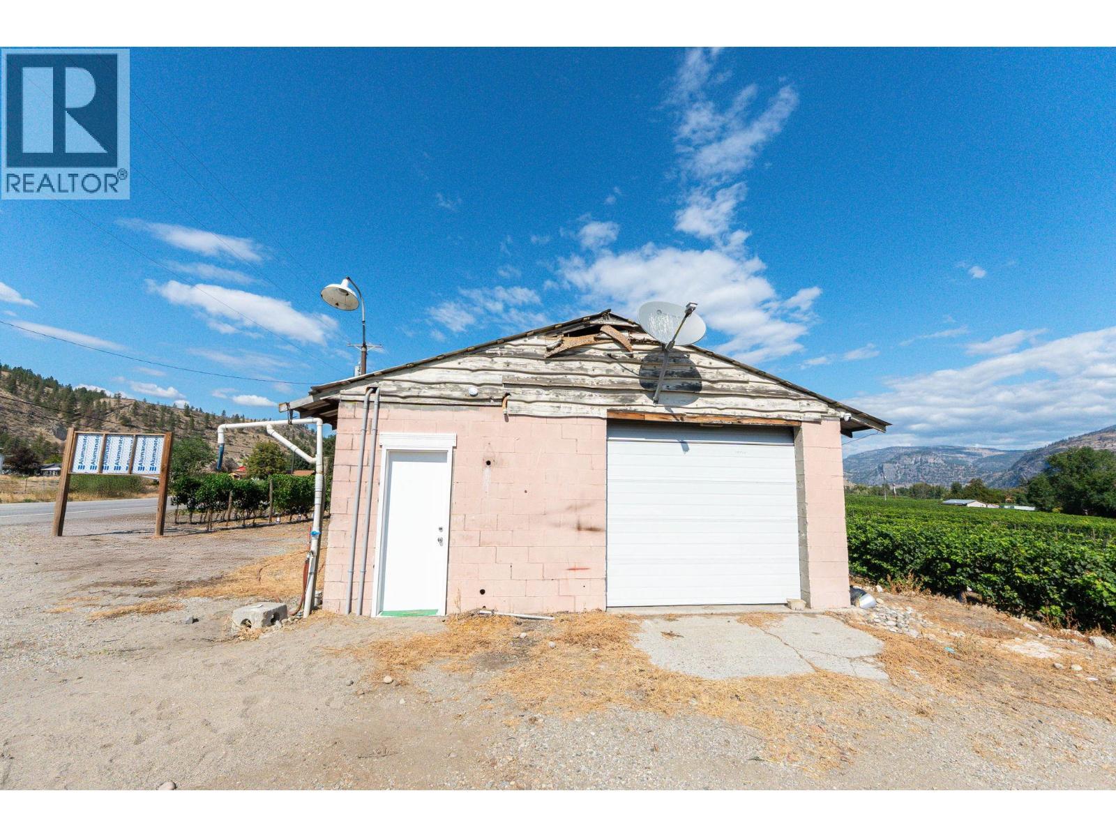 7337 Highway 97, Oliver, BC