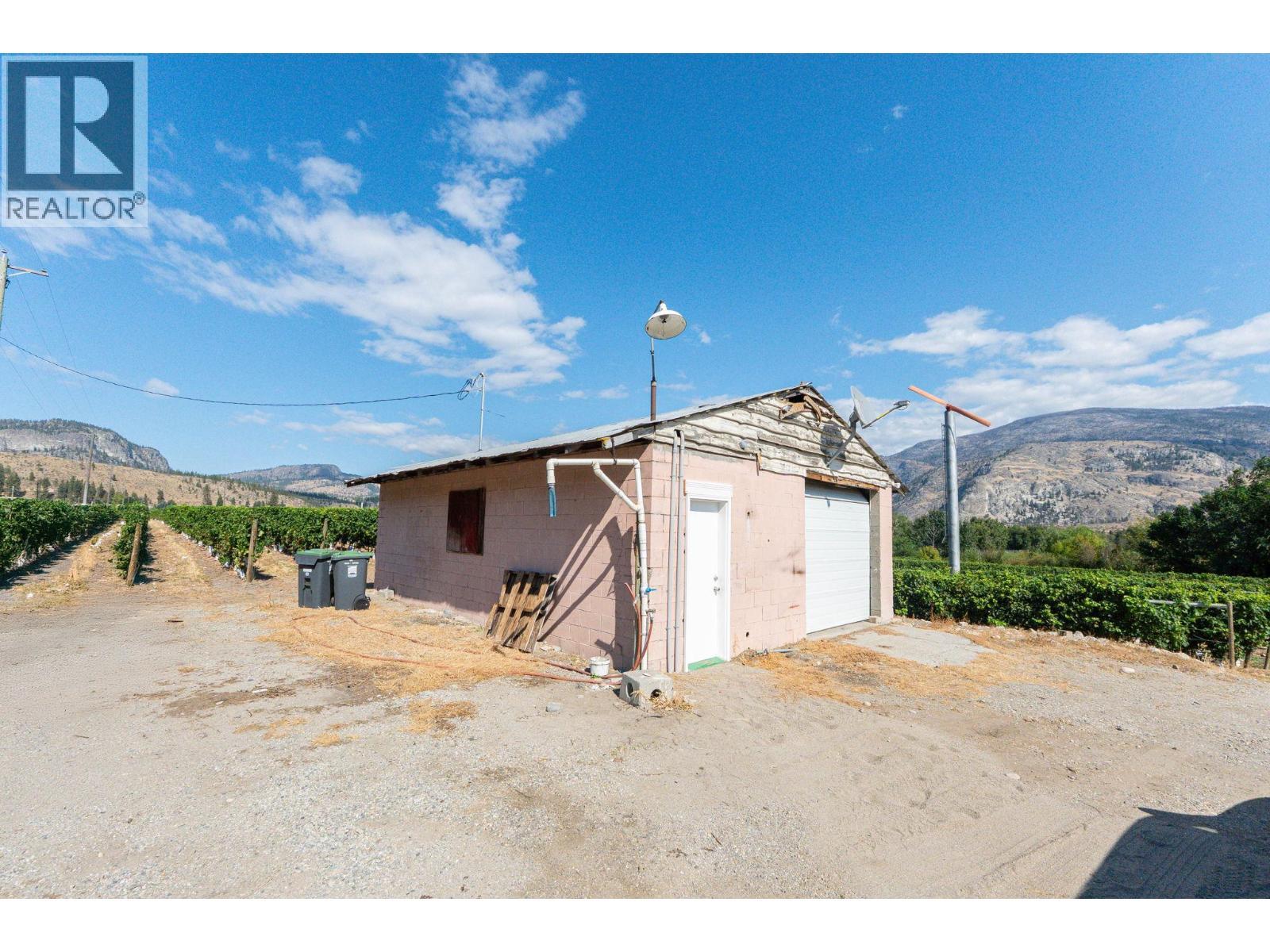 7337 Highway 97, Oliver, BC