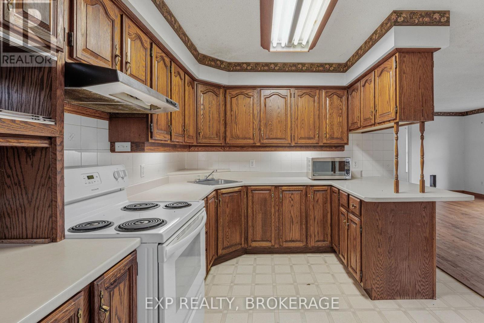 6392 Perth Road, Frontenac (Frontenac South), ON - Indoor Photo Showing Kitchen