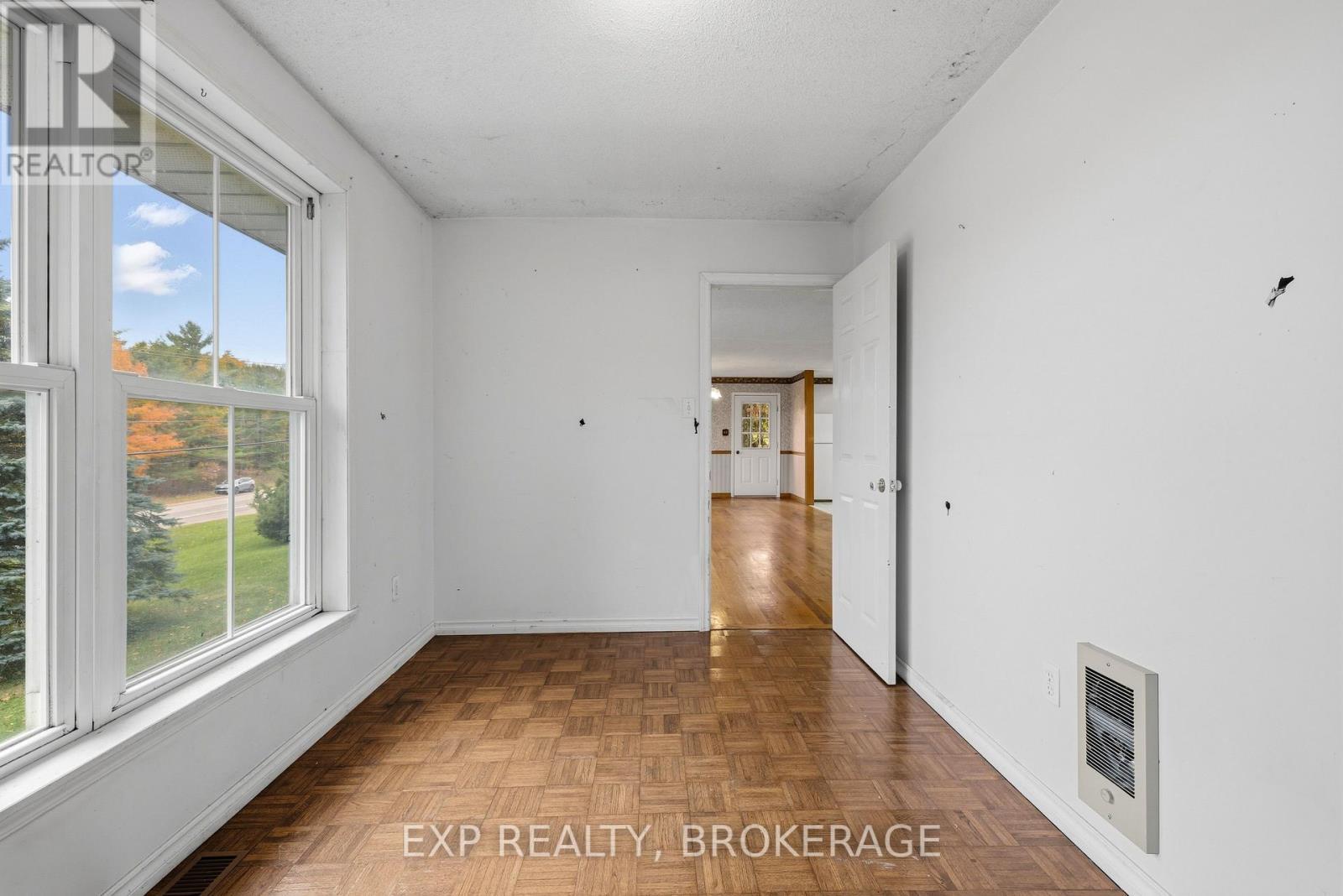 6392 Perth Road, Frontenac (Frontenac South), ON - Indoor Photo Showing Other Room