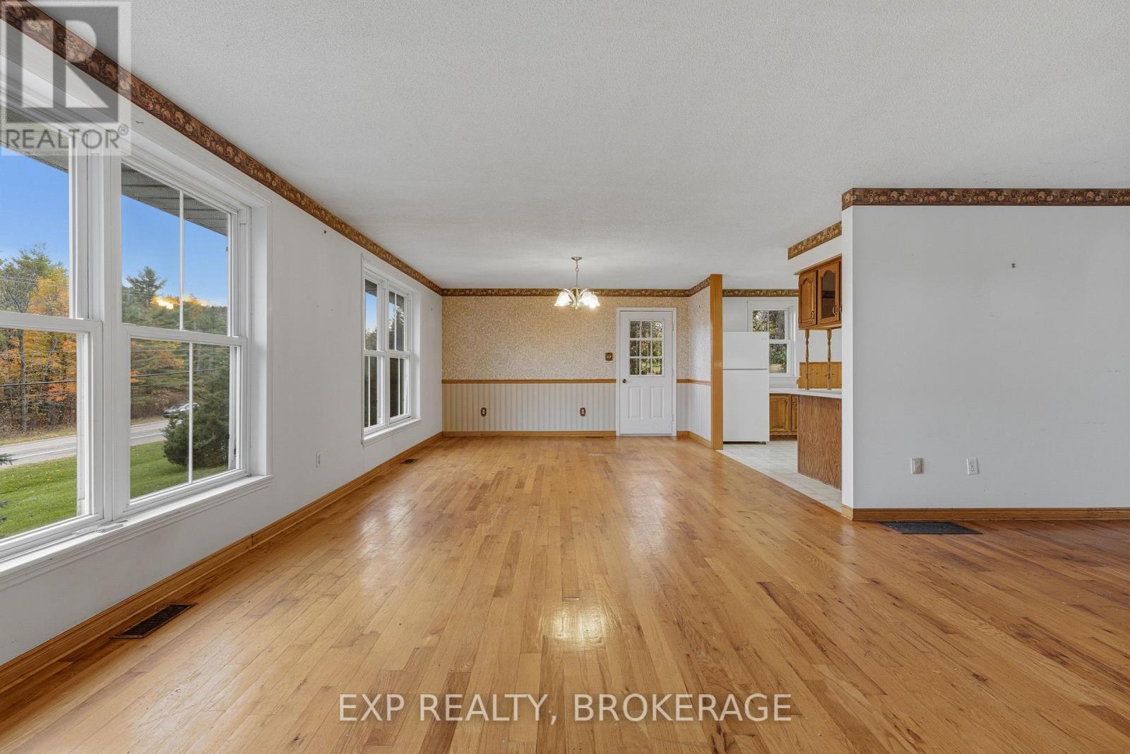 6392 Perth Road, Frontenac (Frontenac South), ON - Indoor Photo Showing Other Room