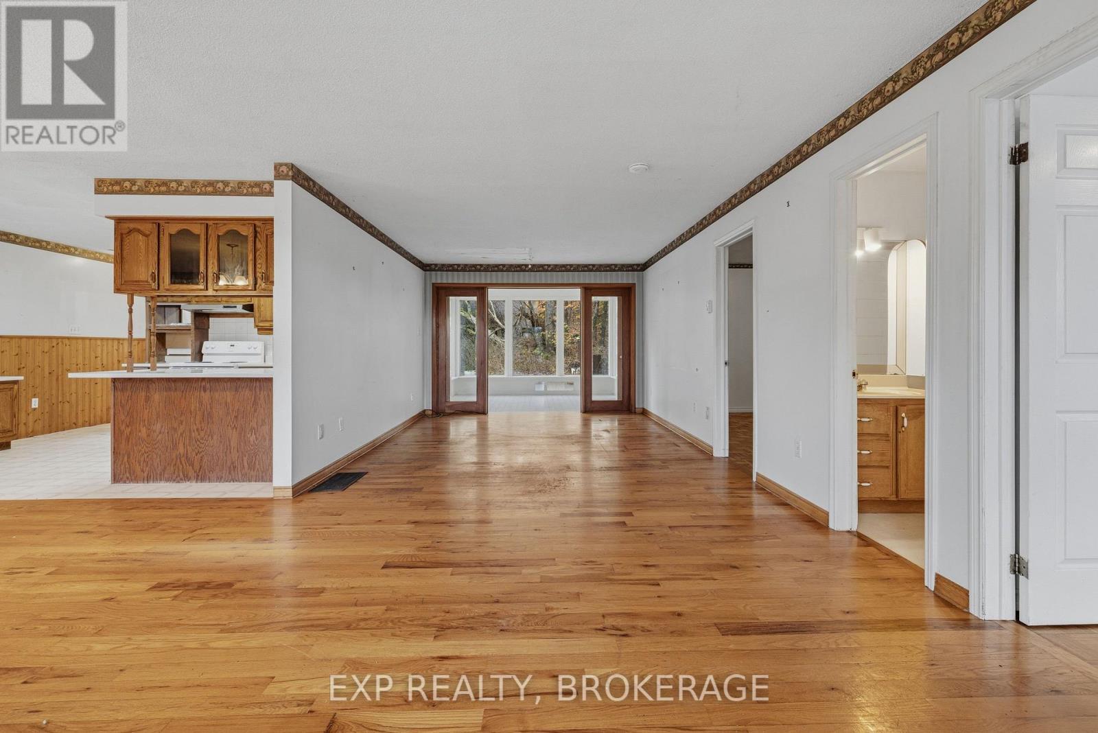 6392 Perth Road, Frontenac (Frontenac South), ON - Indoor