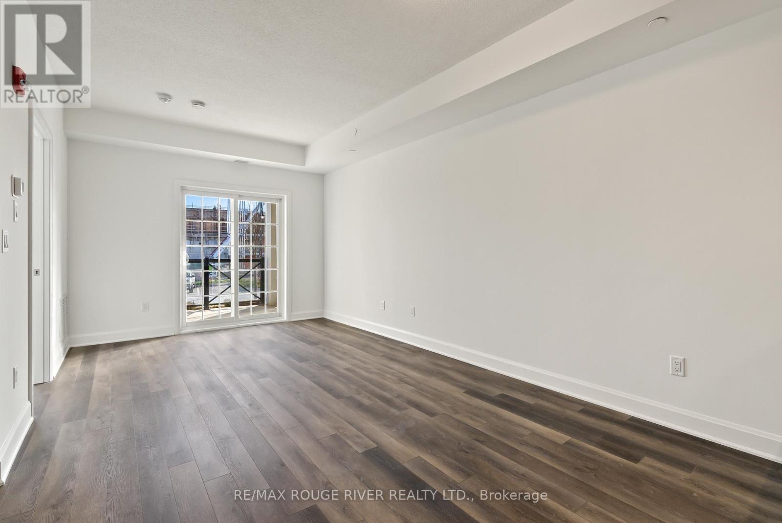 117 - 50 Lakebreeze Drive, Clarington (Newcastle), ON - Indoor