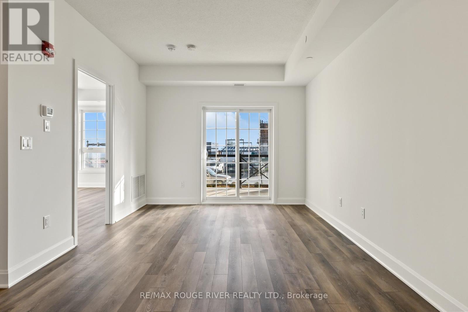 117 - 50 Lakebreeze Drive, Clarington (Newcastle), ON - Indoor