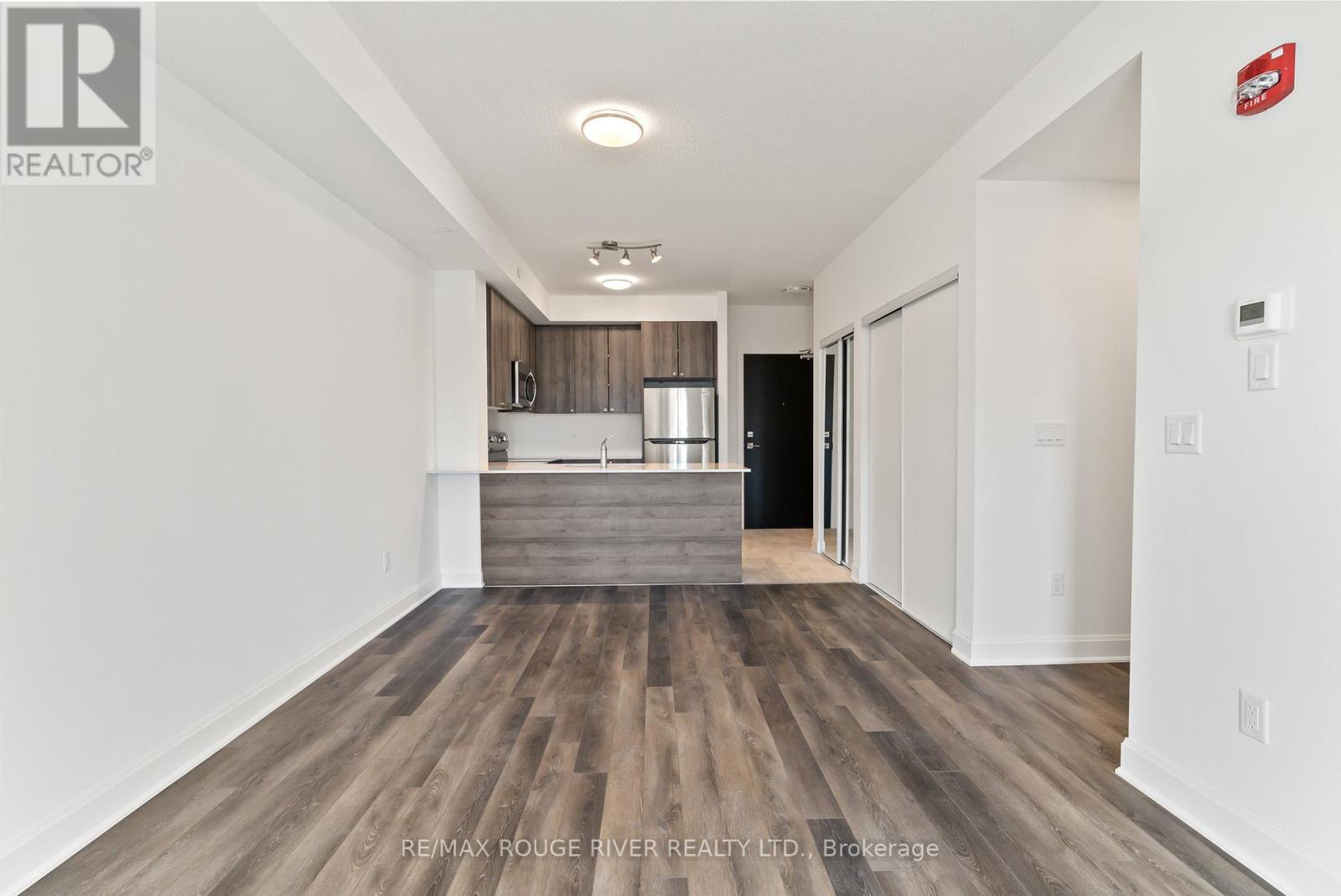 117 - 50 Lakebreeze Drive, Clarington (Newcastle), ON - Indoor Photo Showing Kitchen