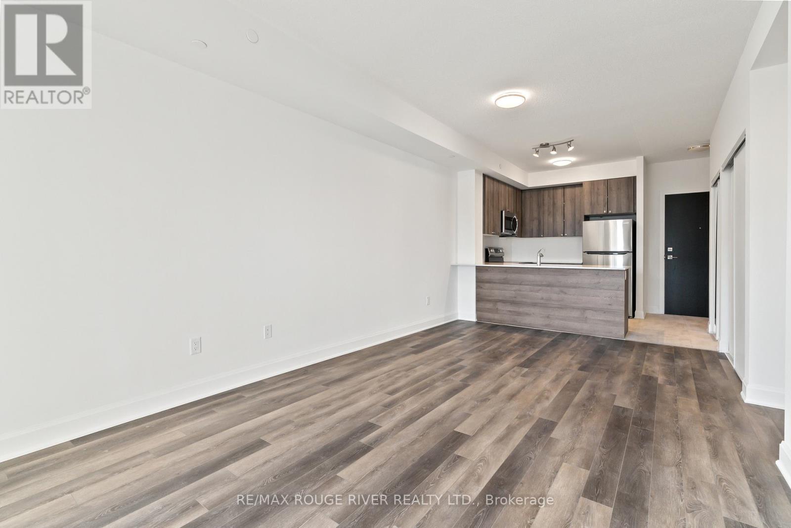 117 - 50 Lakebreeze Drive, Clarington (Newcastle), ON - Indoor Photo Showing Kitchen