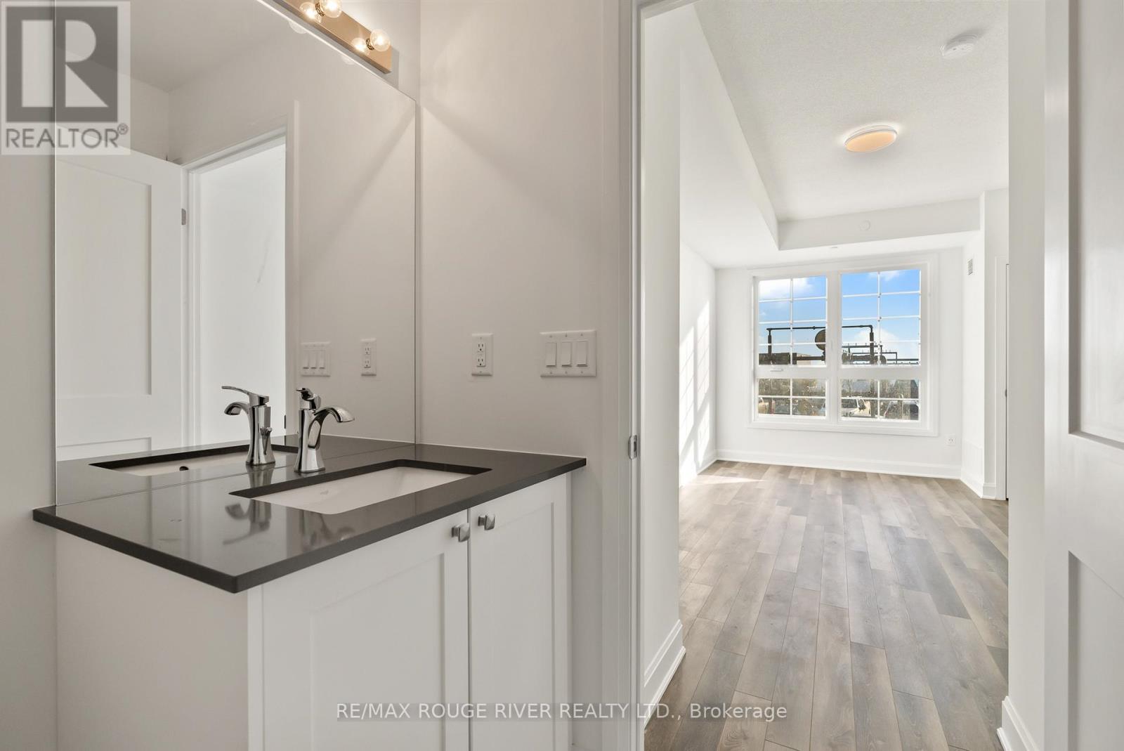 117 - 50 Lakebreeze Drive, Clarington (Newcastle), ON - Indoor Photo Showing Bathroom