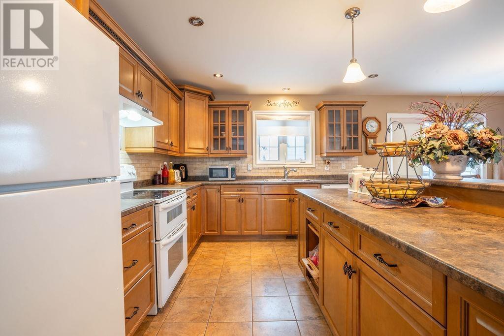 95 Beaumont Ave, Sault Ste. Marie, ON - Indoor Photo Showing Kitchen