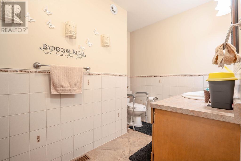95 Beaumont Ave, Sault Ste. Marie, ON - Indoor Photo Showing Bathroom