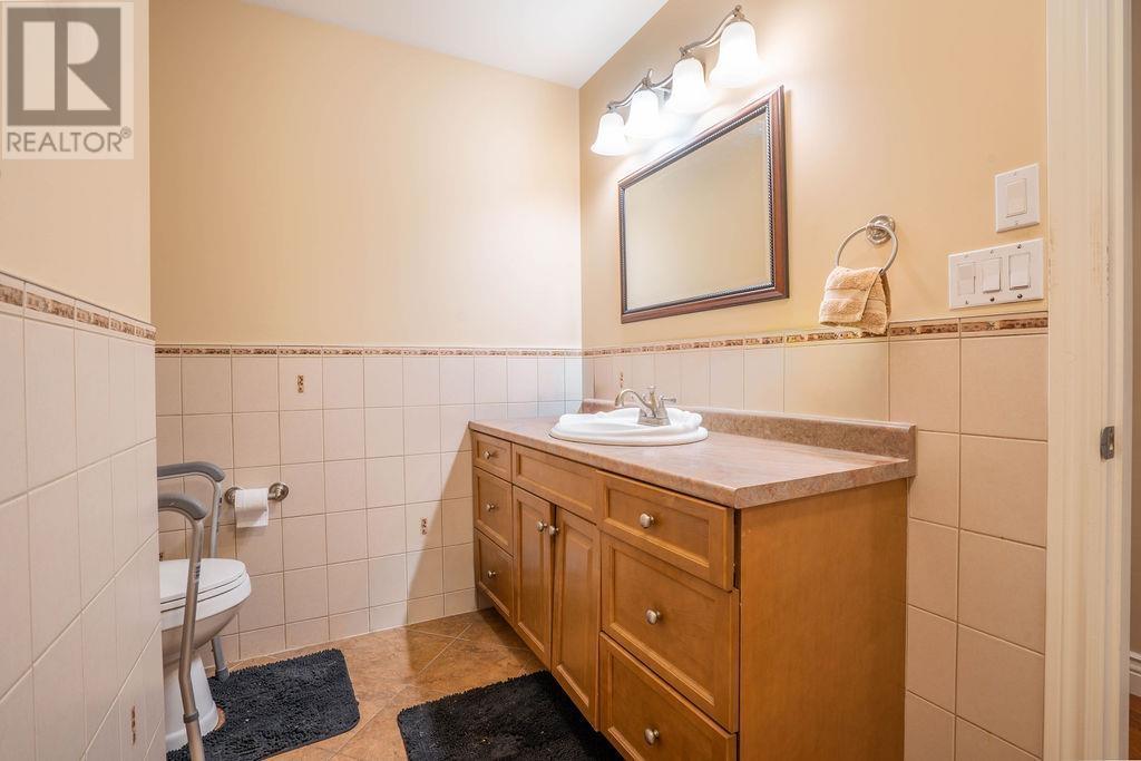 95 Beaumont Ave, Sault Ste. Marie, ON - Indoor Photo Showing Bathroom