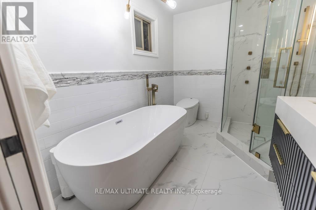 6869 Hickling Crescent, Mississauga, ON - Indoor Photo Showing Bathroom