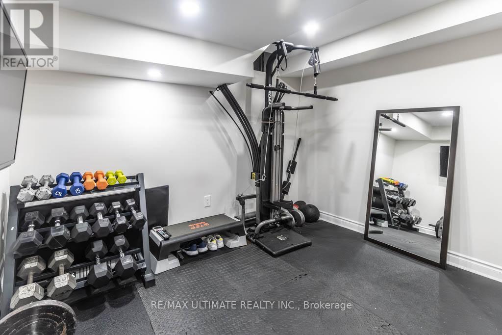6869 Hickling Crescent, Mississauga, ON - Indoor Photo Showing Gym Room