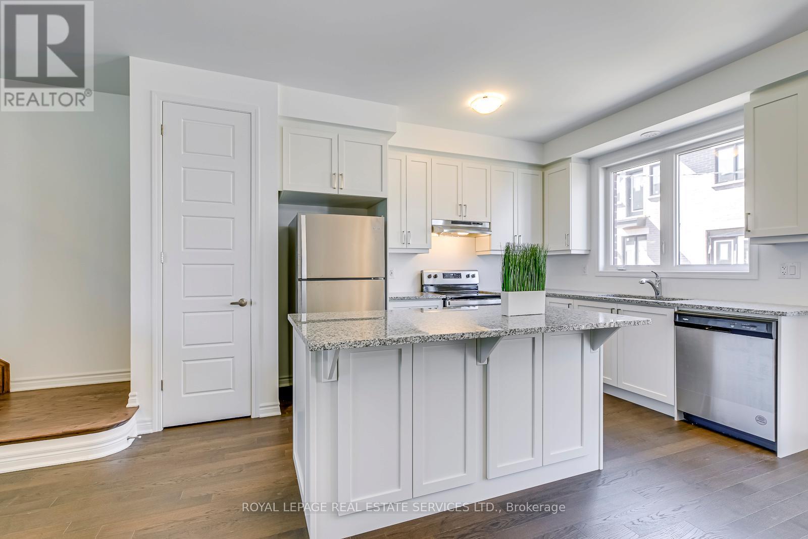 5188 Viola Desmond Drive, Mississauga, ON - Indoor Photo Showing Kitchen