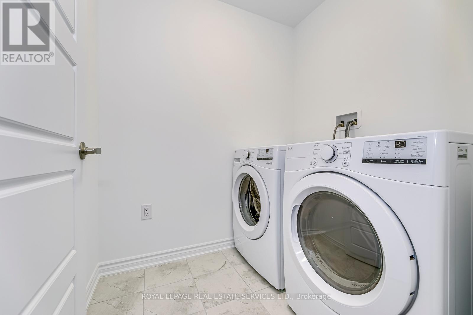 5188 Viola Desmond Drive, Mississauga, ON - Indoor Photo Showing Laundry Room
