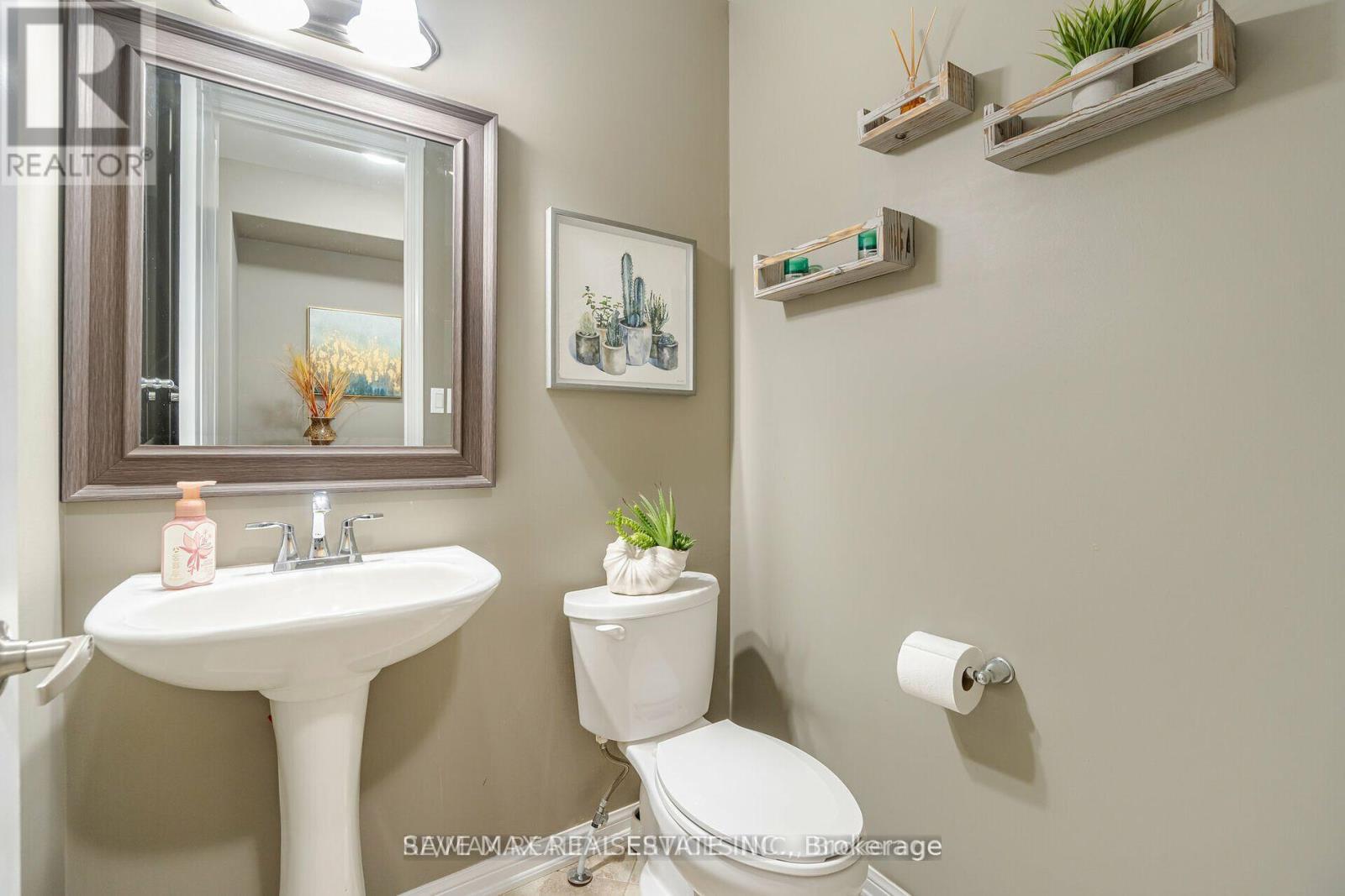 21 Gibbs Road, Brampton, ON - Indoor Photo Showing Bathroom