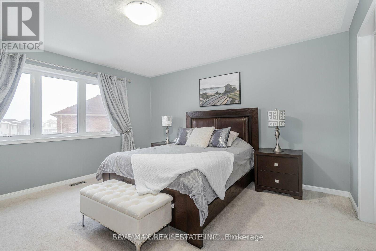 21 Gibbs Road, Brampton, ON - Indoor Photo Showing Bedroom