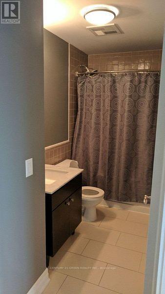 501 - 100 John Street, Brampton, ON - Indoor Photo Showing Bathroom