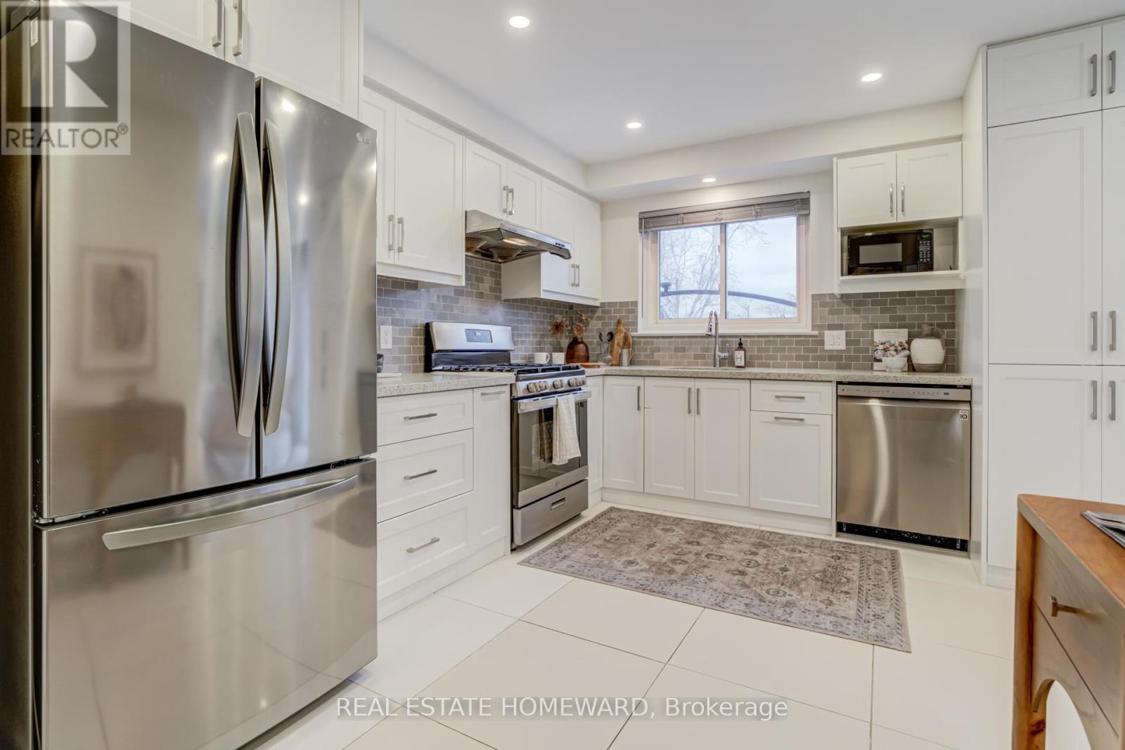 783 Dodsworth Crescent, Mississauga, ON - Indoor Photo Showing Kitchen With Stainless Steel Kitchen With Upgraded Kitchen