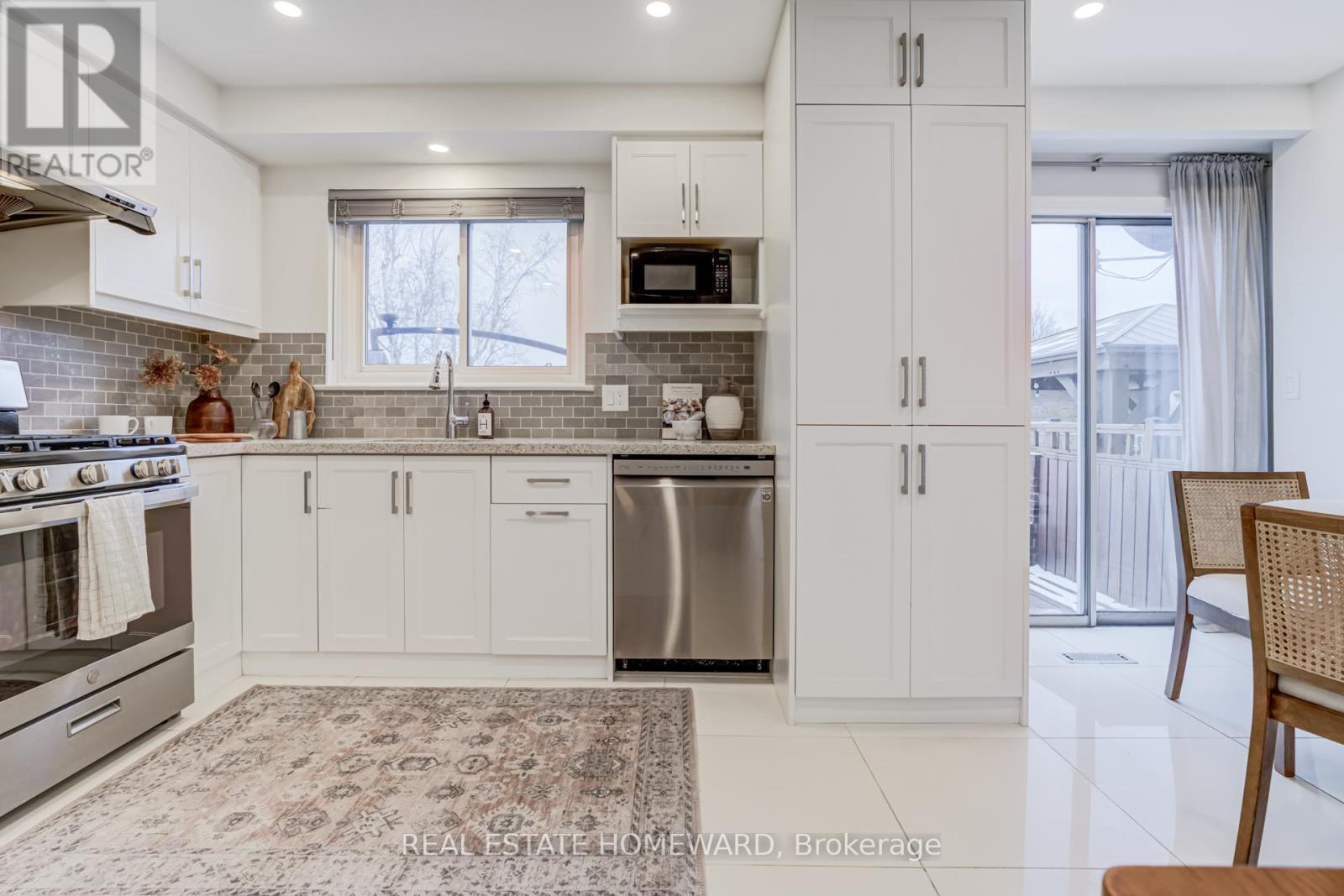 783 Dodsworth Crescent, Mississauga, ON - Indoor Photo Showing Kitchen With Stainless Steel Kitchen With Upgraded Kitchen