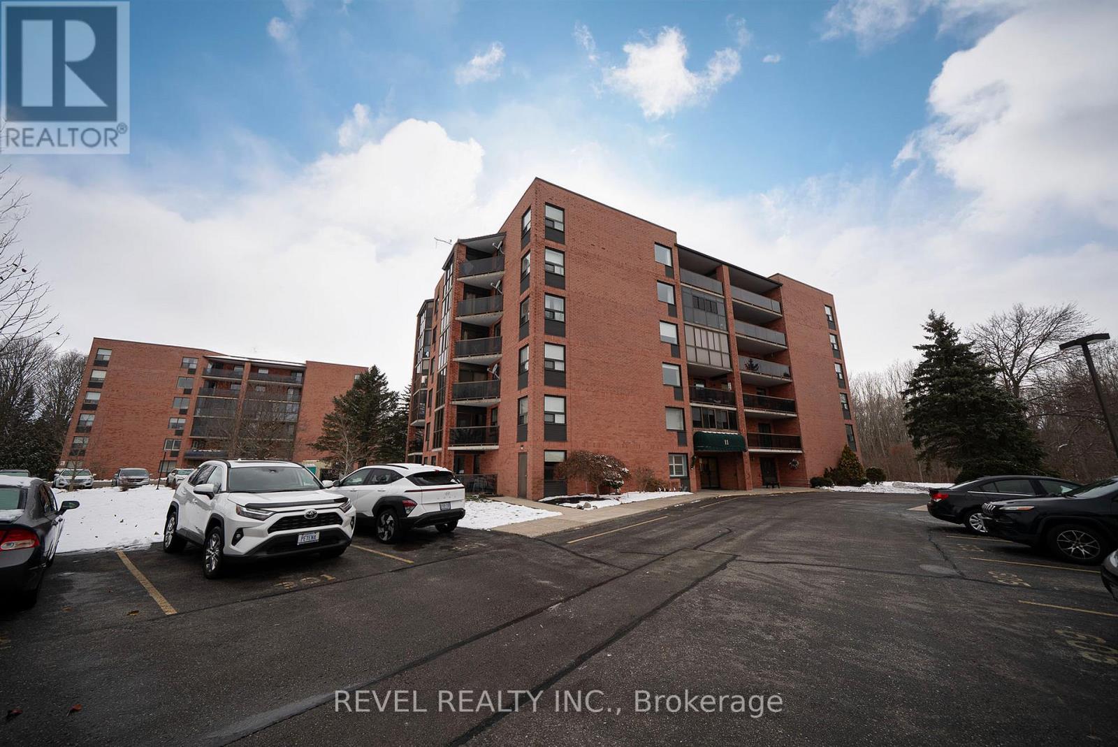 501 - 11 Mill Pond Court, Norfolk, ON - Outdoor With Balcony With Facade
