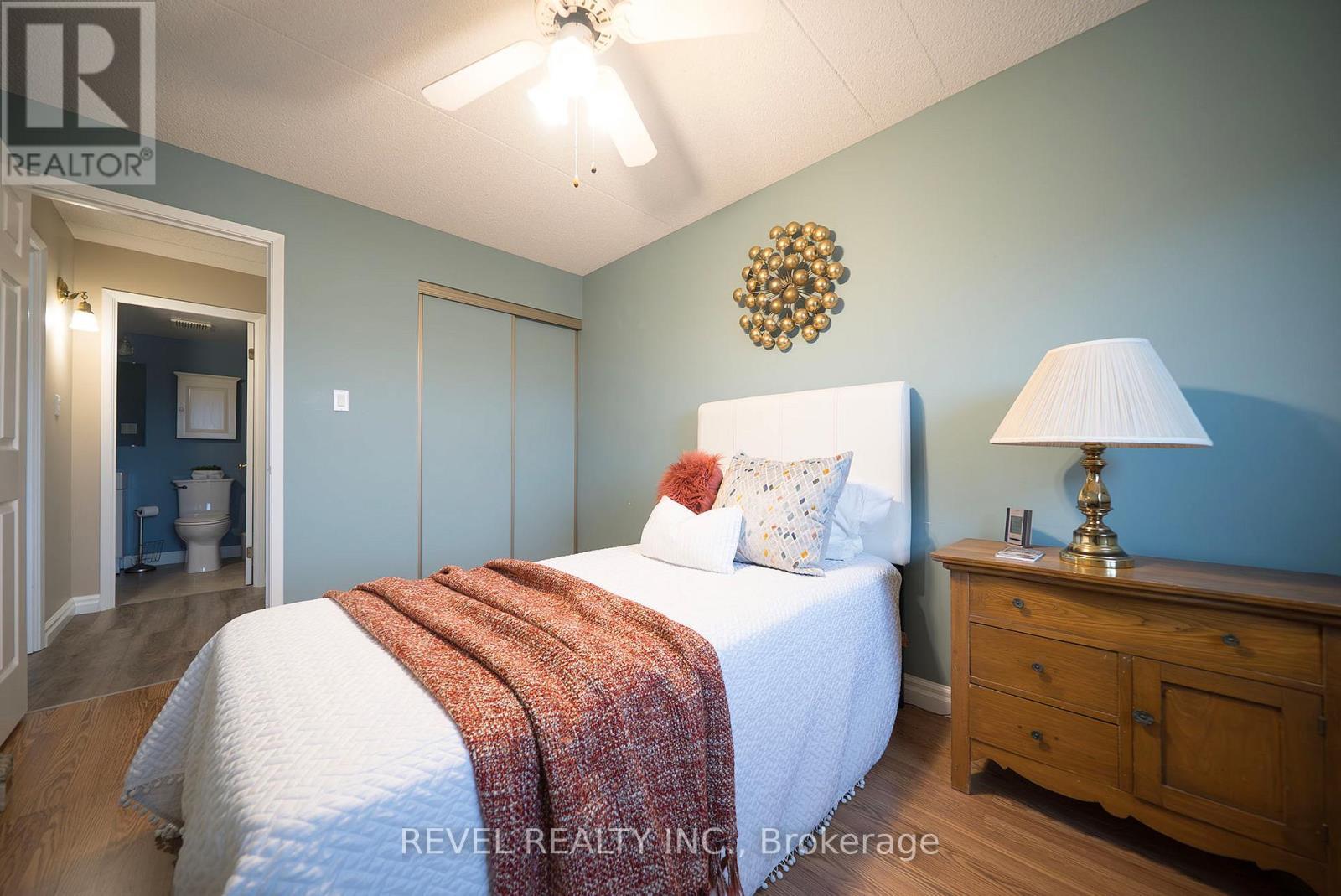501 - 11 Mill Pond Court, Norfolk, ON - Indoor Photo Showing Bedroom