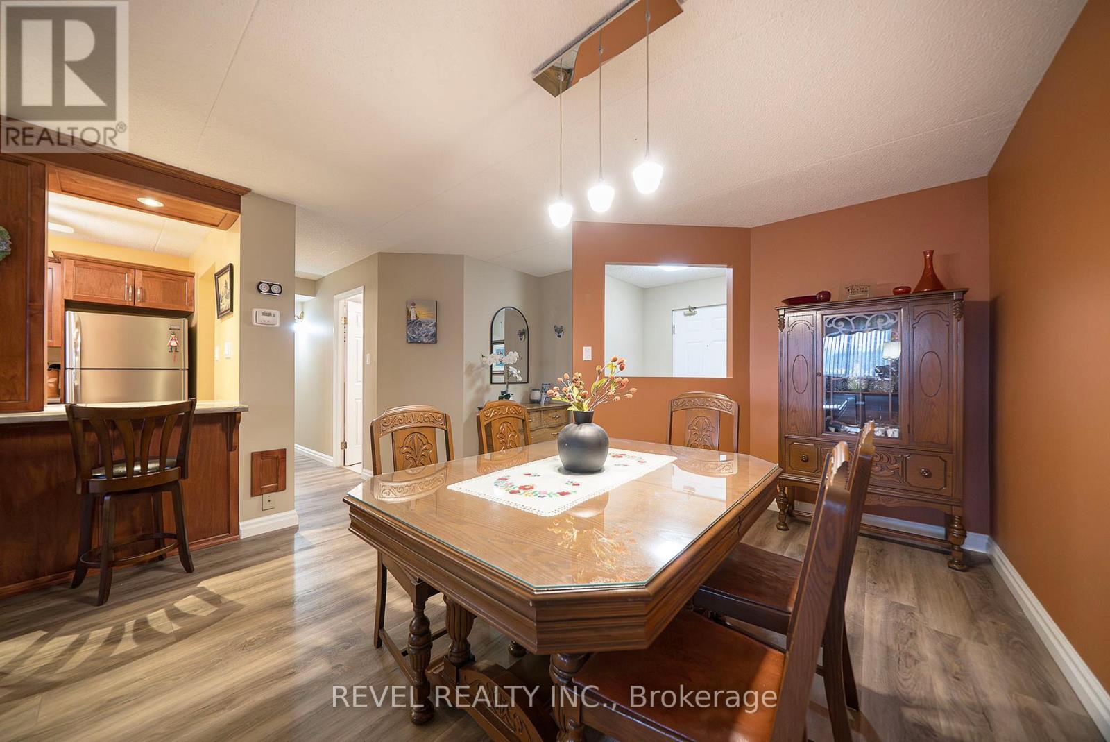 501 - 11 Mill Pond Court, Norfolk, ON - Indoor Photo Showing Dining Room