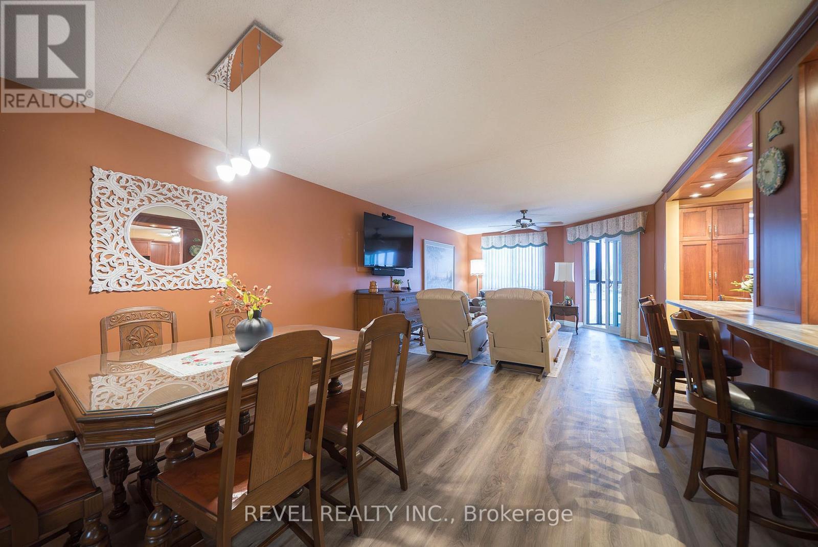 501 - 11 Mill Pond Court, Norfolk, ON - Indoor Photo Showing Dining Room
