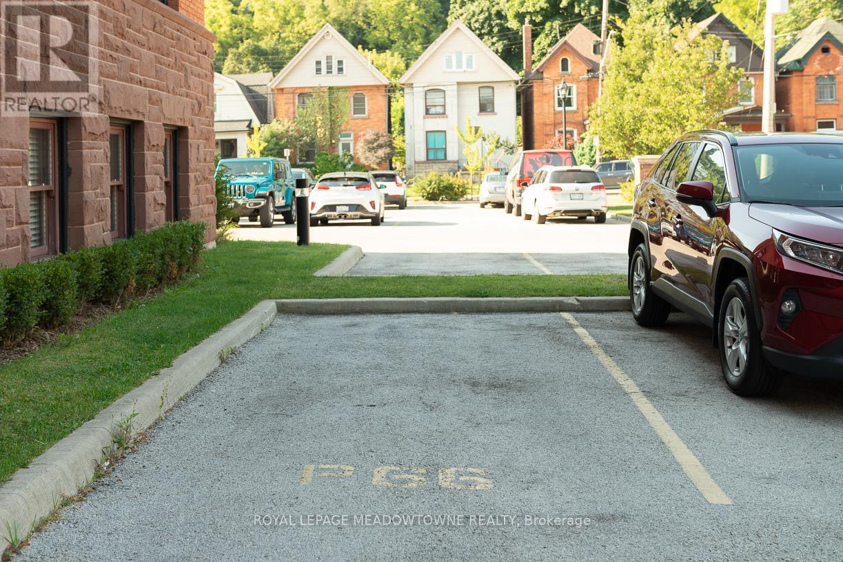 213 - 200 Stinson Street, Hamilton, ON - Outdoor