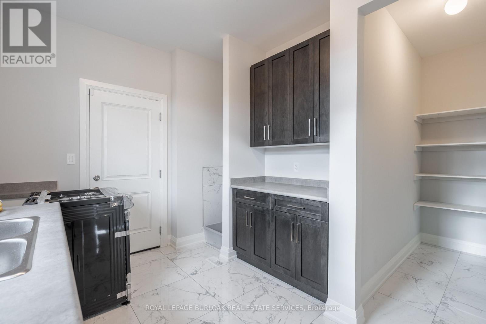 7482 Sherrilee Crescent, Niagara Falls, ON - Indoor