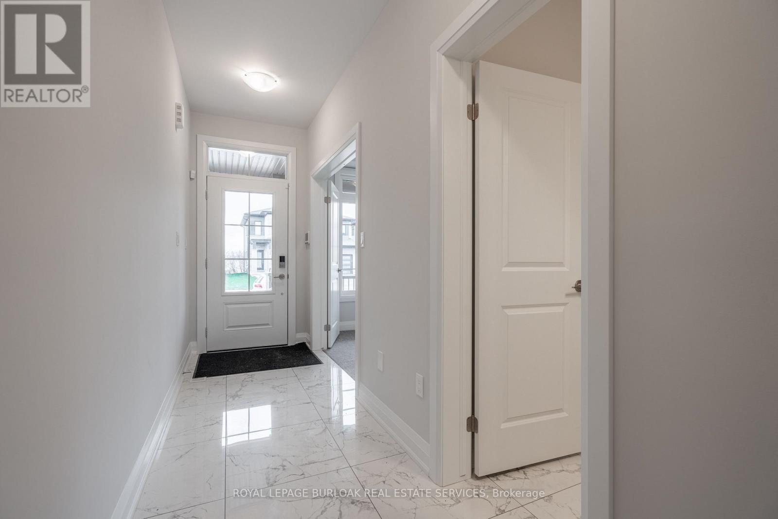 7482 Sherrilee Crescent, Niagara Falls, ON - Indoor Photo Showing Other Room