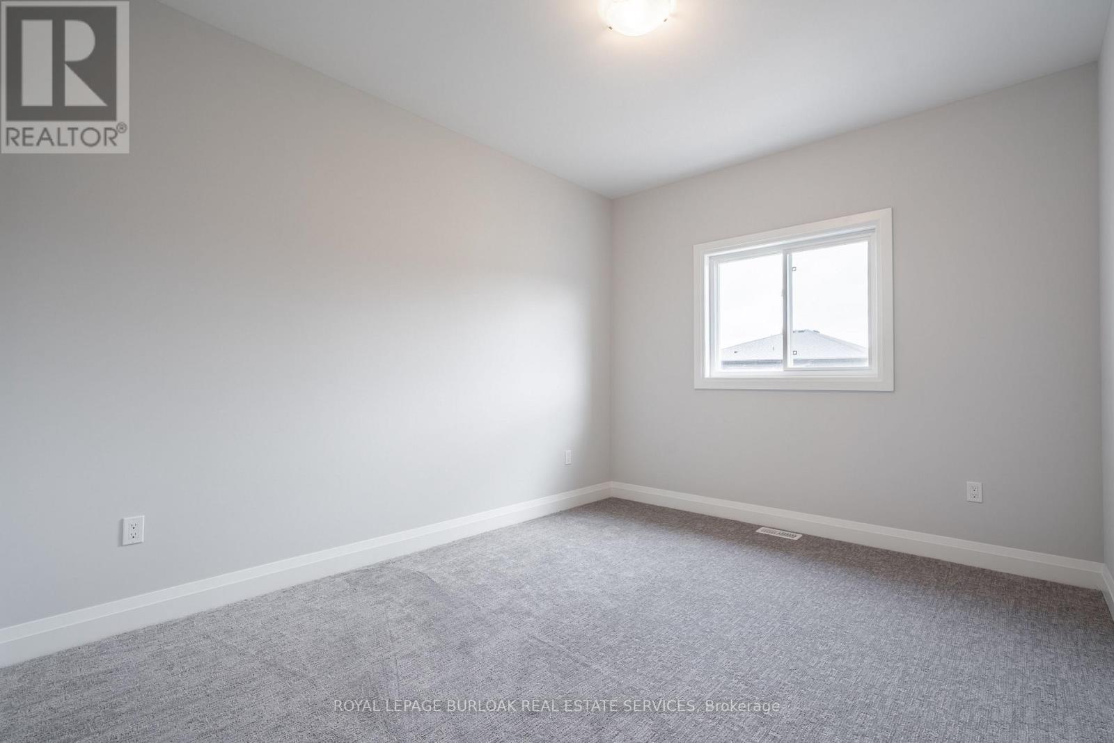 7482 Sherrilee Crescent, Niagara Falls, ON - Indoor Photo Showing Other Room