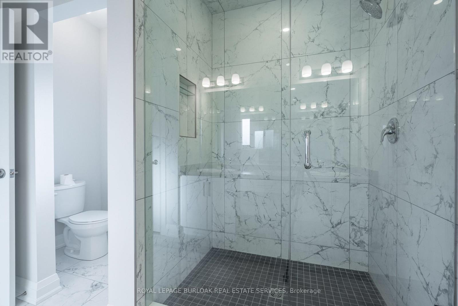 7482 Sherrilee Crescent, Niagara Falls, ON - Indoor Photo Showing Bathroom