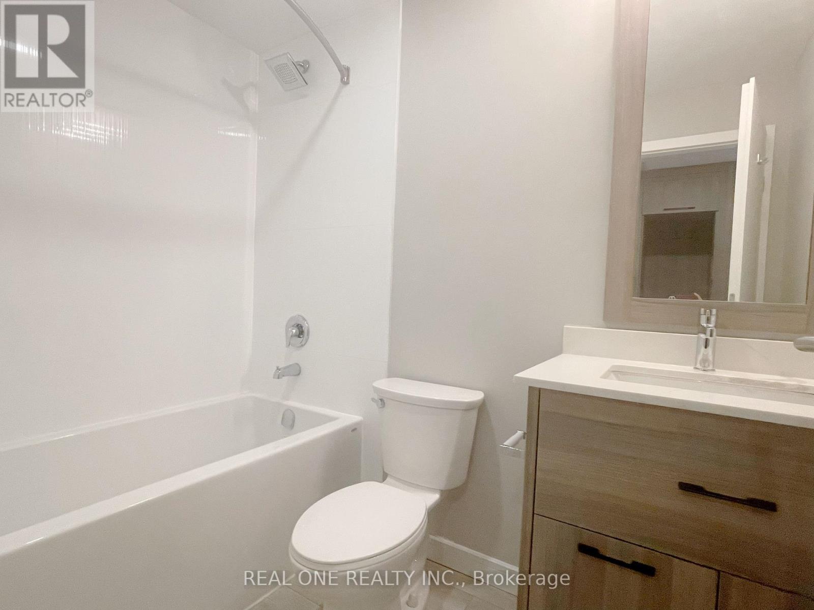 Main Bathroom - 2409 - 20 George Street, Hamilton, ON - Indoor Photo Showing Bathroom