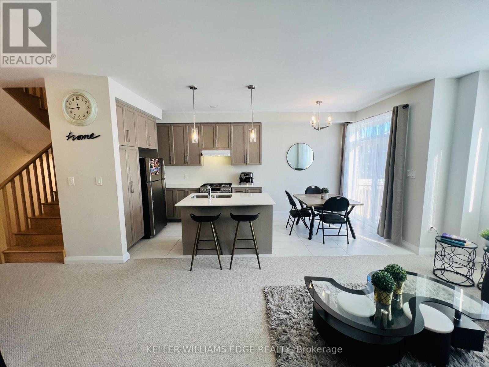 11 Cherry Blossom Heights, Hamilton, ON - Indoor