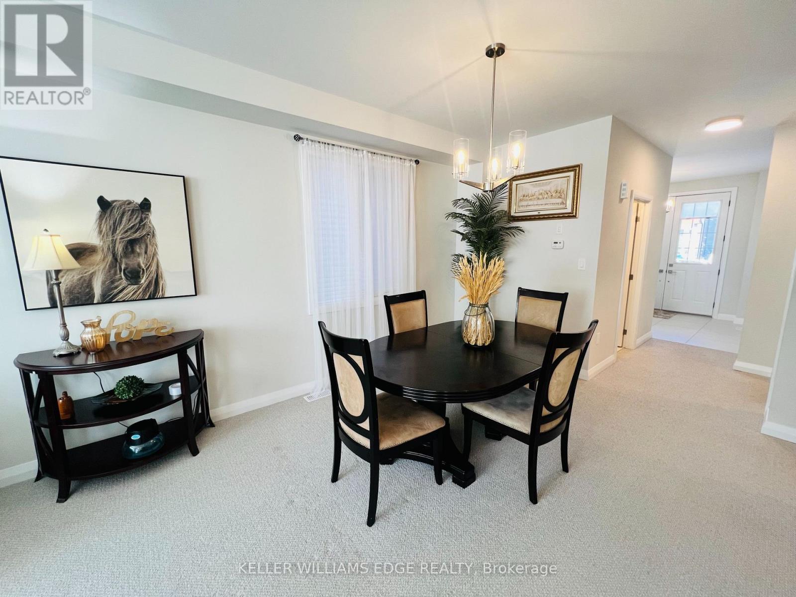 11 Cherry Blossom Heights, Hamilton, ON - Indoor Photo Showing Dining Room