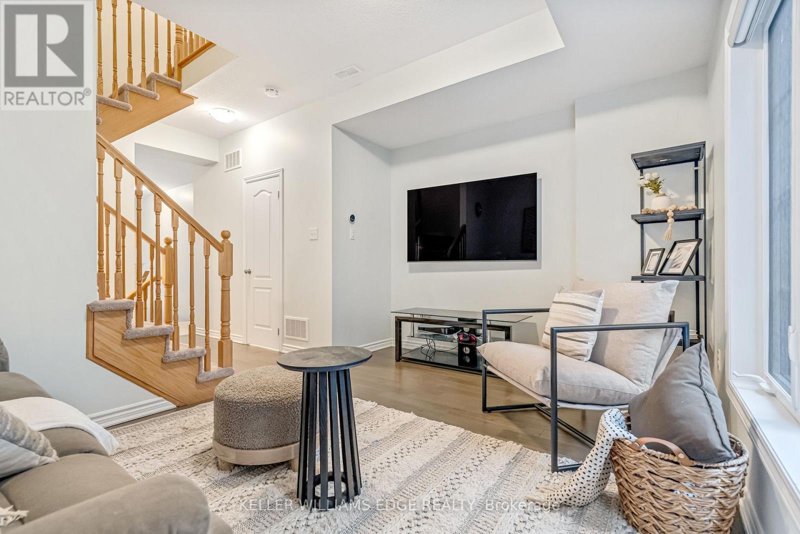 21 - 383 Dundas Street E, Hamilton, ON - Indoor