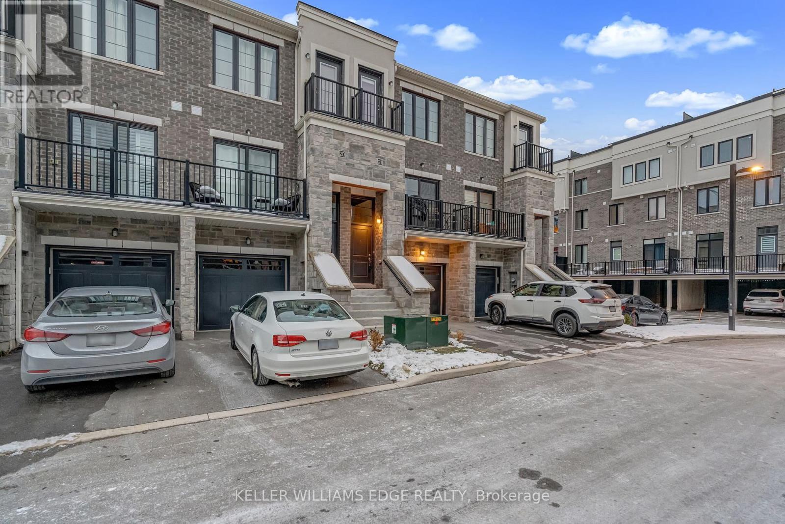 21 - 383 Dundas Street E, Hamilton, ON - Outdoor