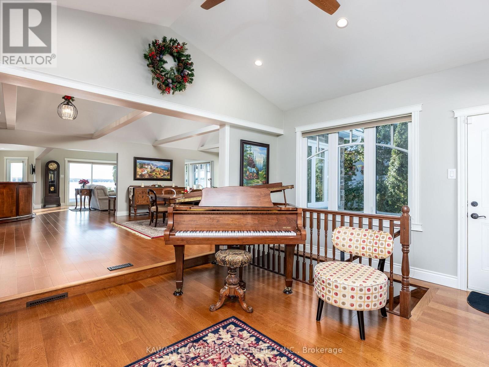 Foyer - 48 Maple Avenue, Kawartha Lakes (Bexley), ON - Indoor