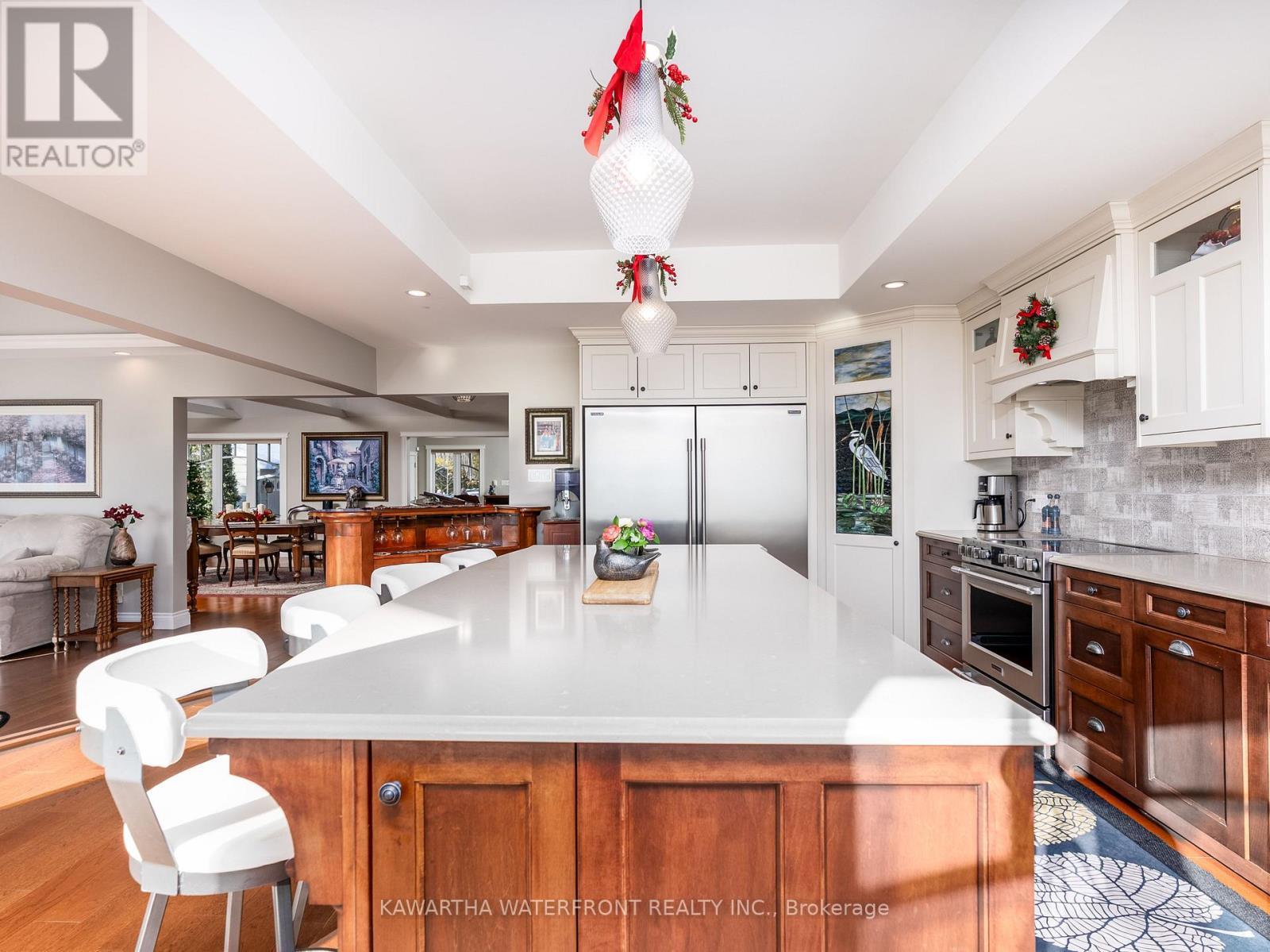 Kitchen - 48 Maple Avenue, Kawartha Lakes (Bexley), ON - Indoor Photo Showing Kitchen With Upgraded Kitchen