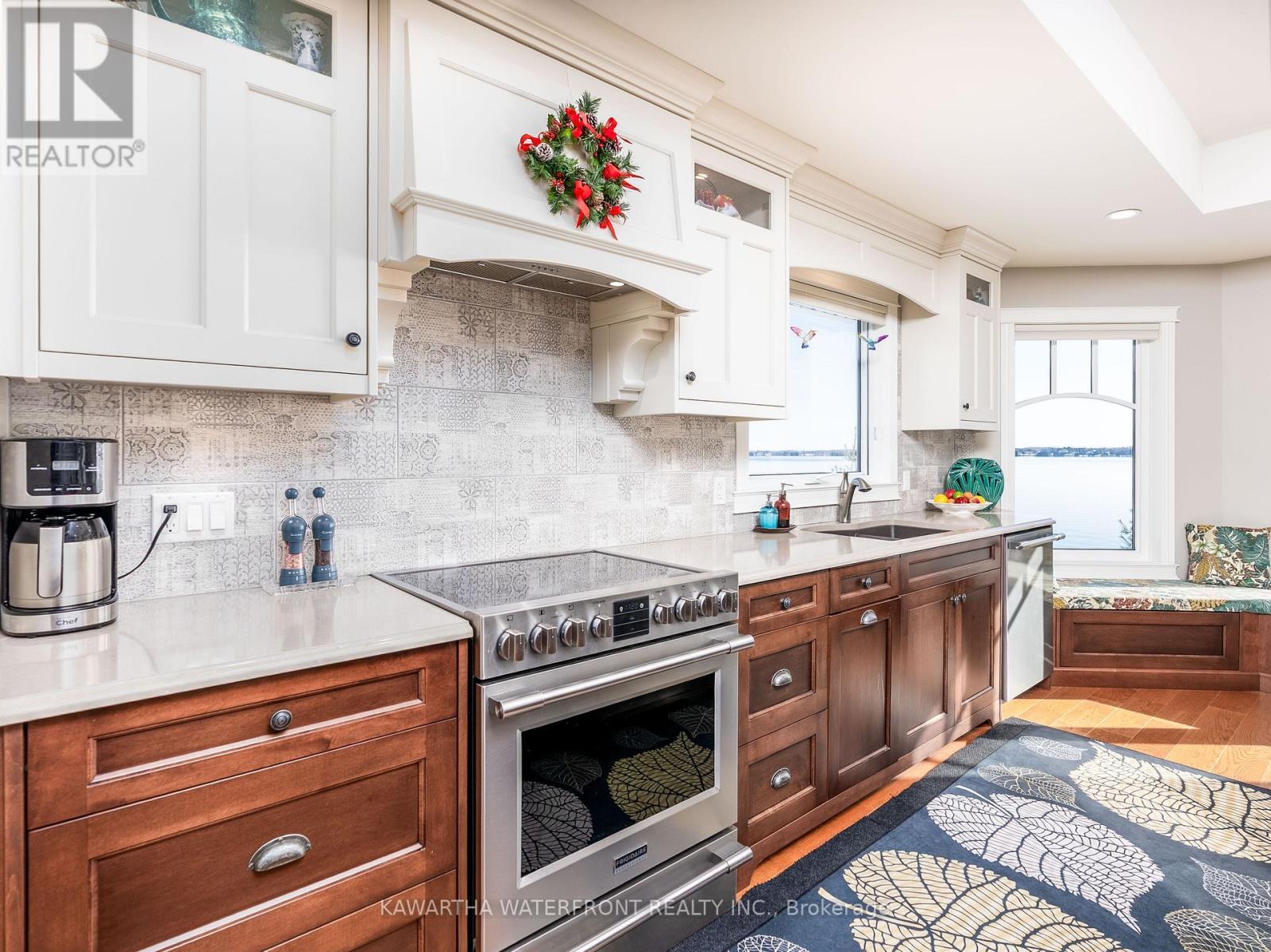 Kitchen - 48 Maple Avenue, Kawartha Lakes (Bexley), ON - Indoor Photo Showing Kitchen