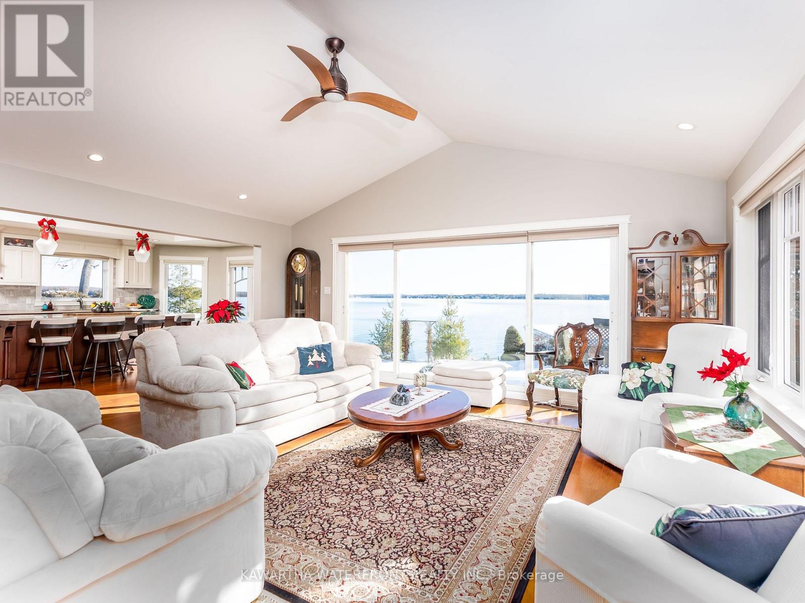 Living Room - 48 Maple Avenue, Kawartha Lakes (Bexley), ON - Indoor Photo Showing Living Room