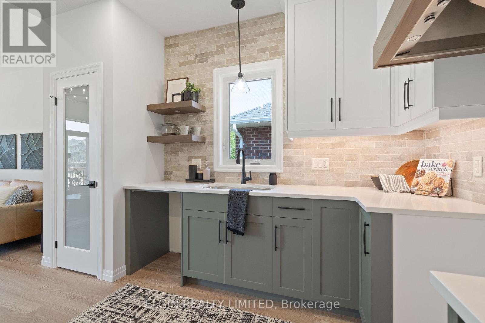 25 Dunning Way, St. Thomas, ON - Indoor Photo Showing Kitchen