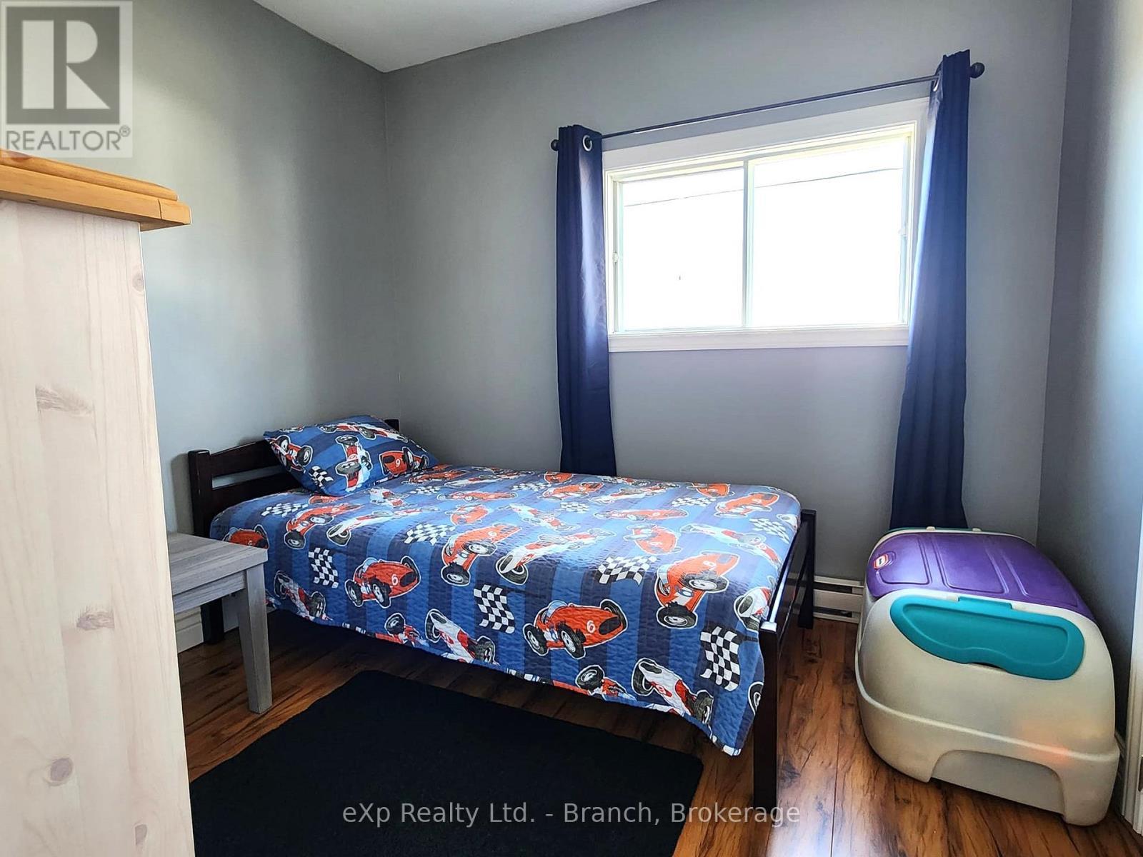 13 Main Street, Kirkland Lake (Kl & Area), ON - Indoor Photo Showing Bedroom
