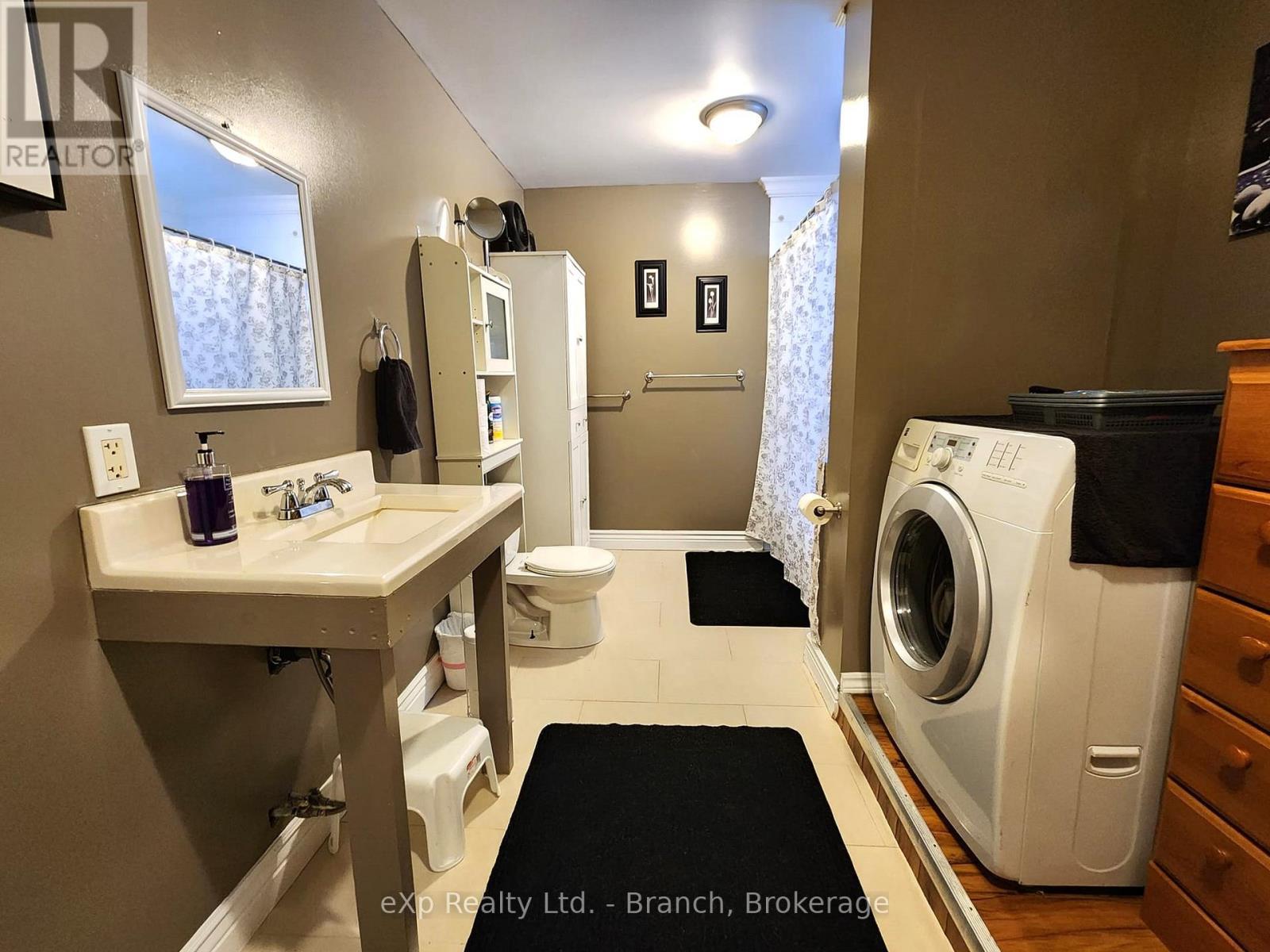 13 Main Street, Kirkland Lake (Kl & Area), ON - Indoor Photo Showing Laundry Room