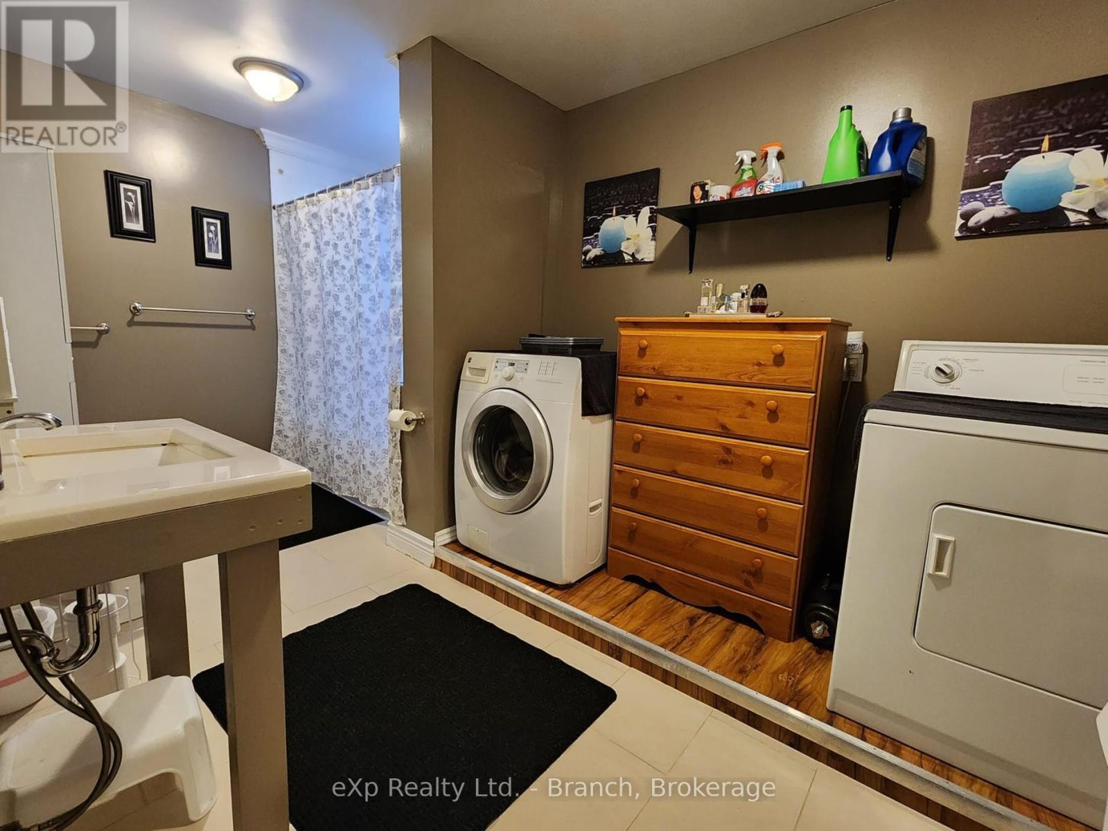 13 Main Street, Kirkland Lake (Kl & Area), ON - Indoor Photo Showing Laundry Room
