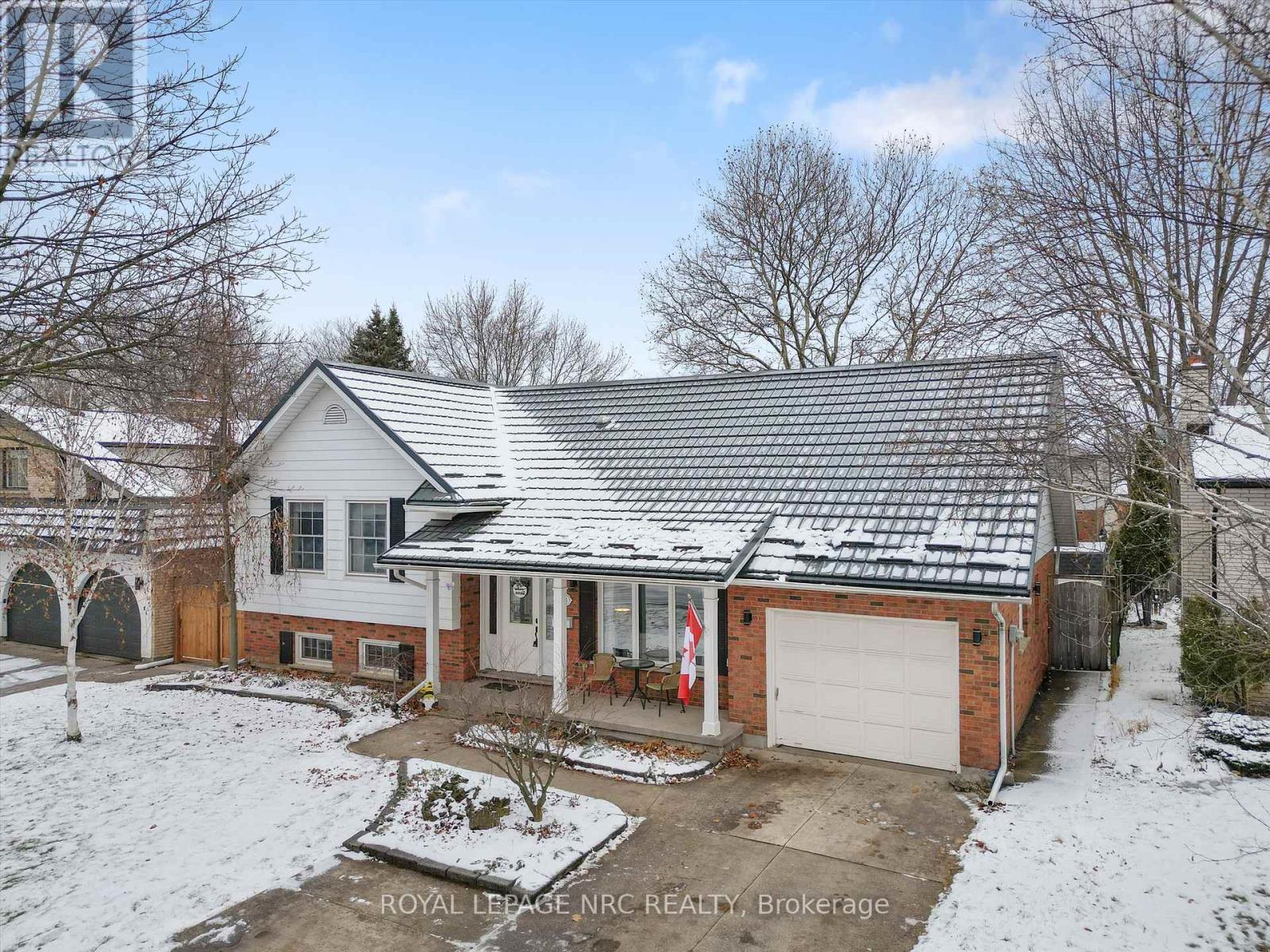 2821 Solar Crescent, Niagara Falls (Stamford), ON - Outdoor