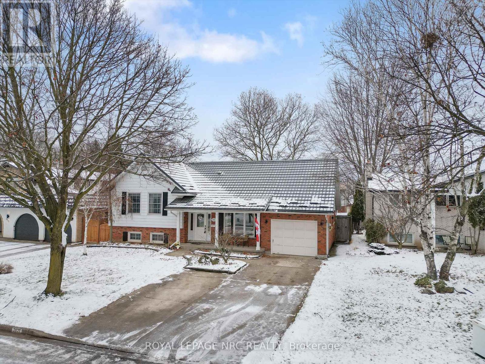 2821 Solar Crescent, Niagara Falls (Stamford), ON - Outdoor With Facade